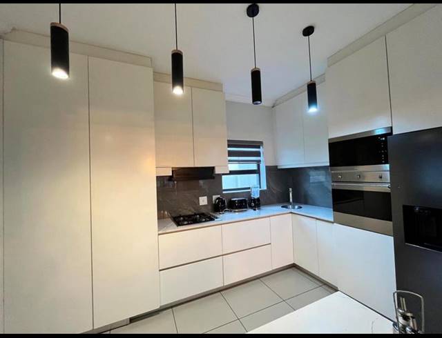 4 BEDROOM HOUSE FOR SALE IN MIDSTREAM HILL